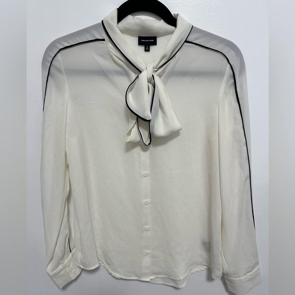 Who What Wear Cream Blouse with Black Trim